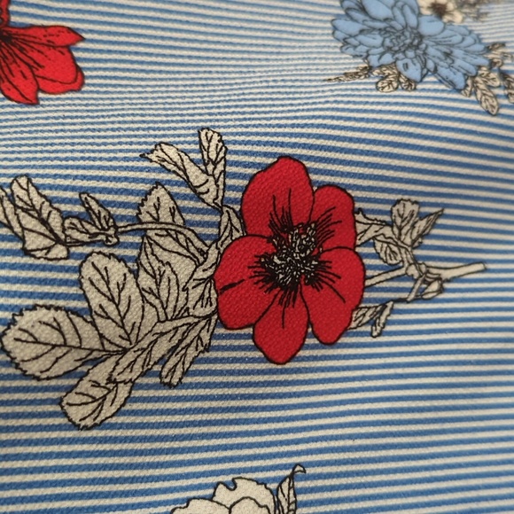 Flower print Top - Picture 5 of 8
